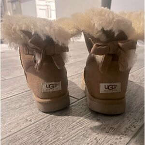 Ugg  Mini Bailey bow ankle boots